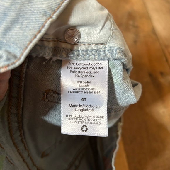 Little Girl’s Denim Star Shorts - Picture 4 of 4